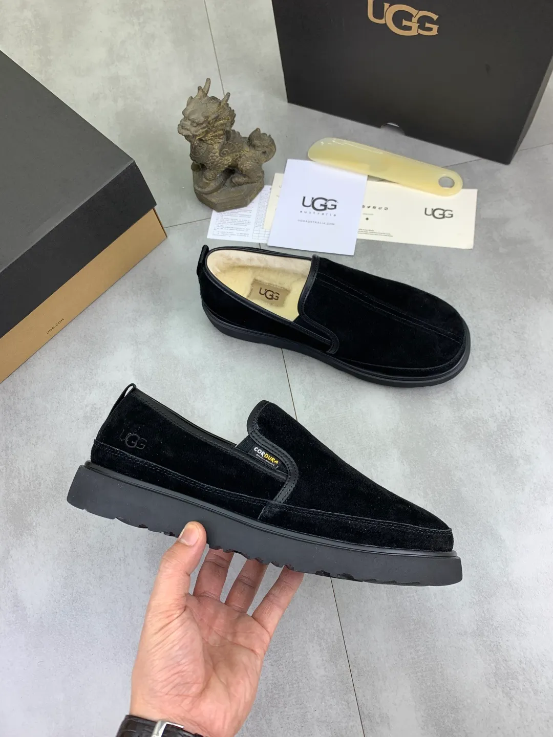 Men's men's shoes 💰P580 [New style] hot style 💰 versatile casual slip-on fur shoes 🆘 "Real Wool" [UGG] 👉 hot style men's shoes official website synchronization 🔰 quality [proud] is not comparable to the imitations in the general market 🌀 The upper is imported Italian frosted calfskin, and the lining: foot pad 🅰️ grade 🐑 real wool 👻 Only Grade A can show the effect The hand feels smooth and delicate 🔱The shoe shape is grand, only the factory can achieve it 🎄The perfect toughness of the original outsole 👻⬛️ can allow customers to bid farewell to one-time consumption. Real wool lining, super warm. Available in black or brown. Size: 39-44